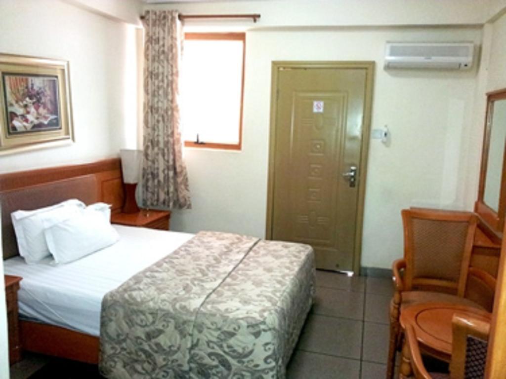 Sunset Hotel Κούμασι Δωμάτιο φωτογραφία